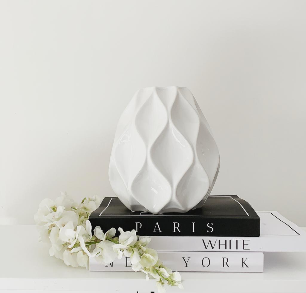 Nico Vase